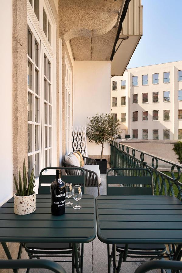 Appartement Historic At Cardosas With Balcony Oporto